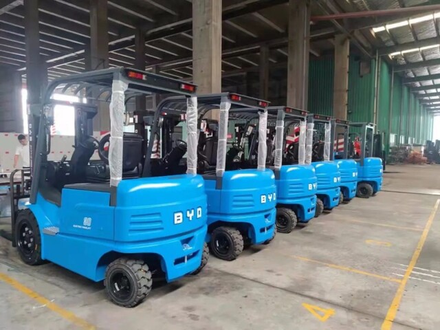 通力合作！比亞迪叉車助力某玻璃生產企業清潔生產